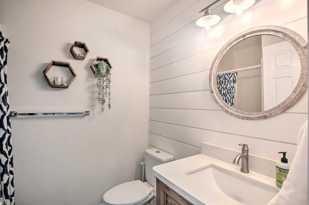 Spacious Garden City Townhome With Lake Views! Экстерьер фото
