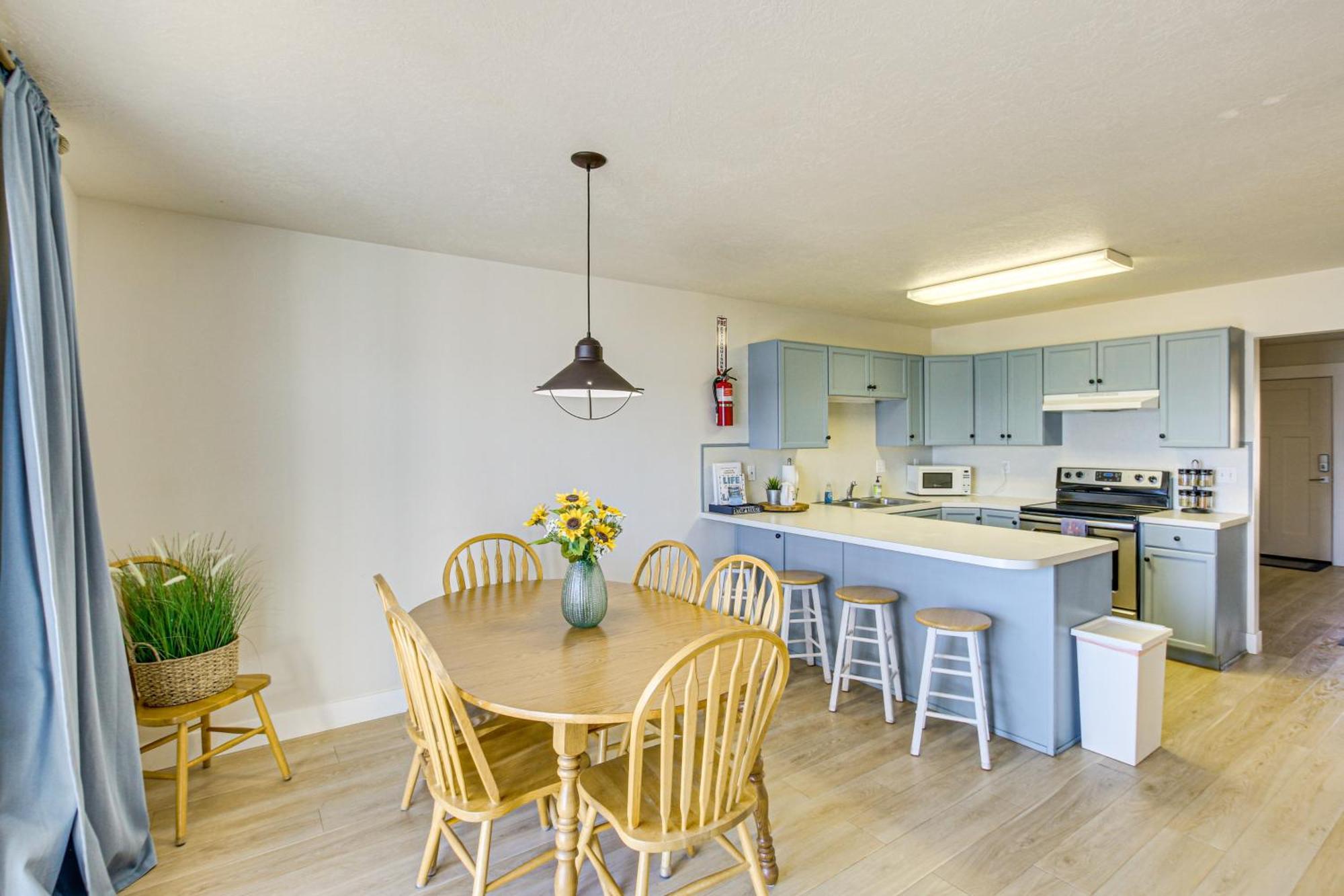 Spacious Garden City Townhome With Lake Views! Экстерьер фото