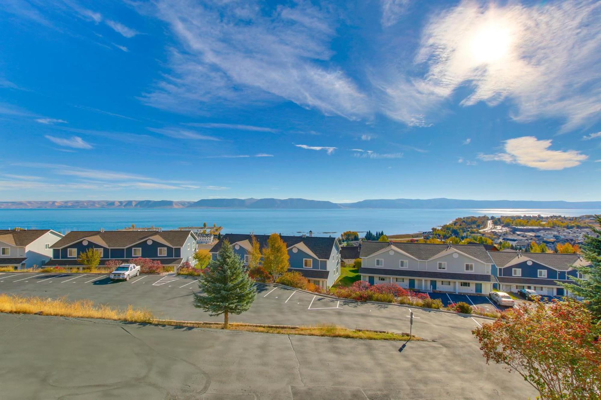 Spacious Garden City Townhome With Lake Views! Экстерьер фото